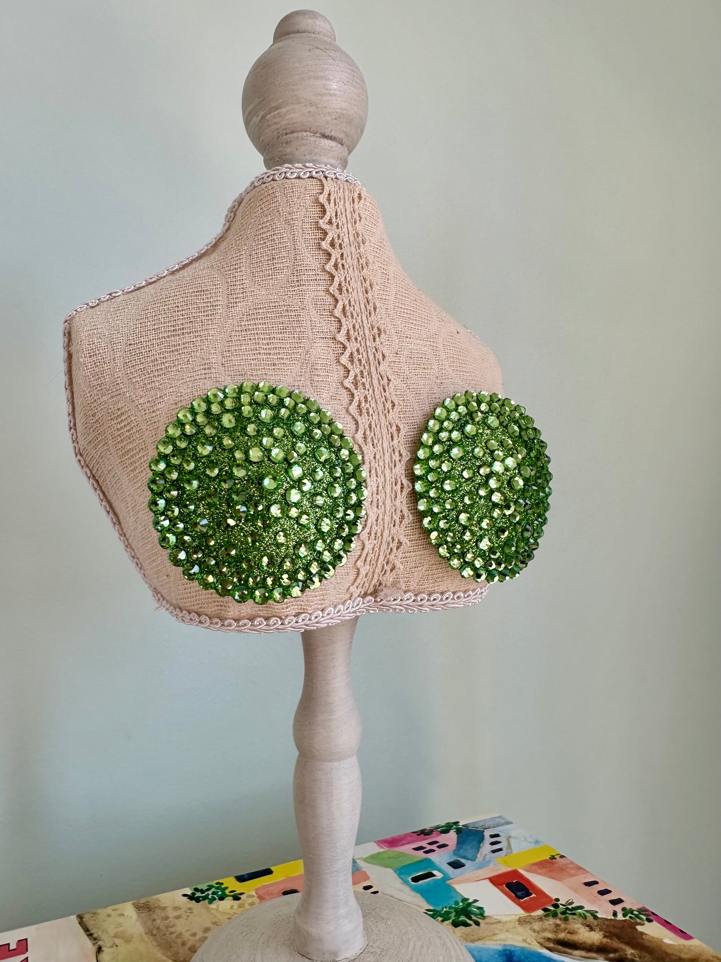 August - Peridot - 2.5”